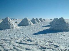 17-Salt extraction on the Salar de Uyuni